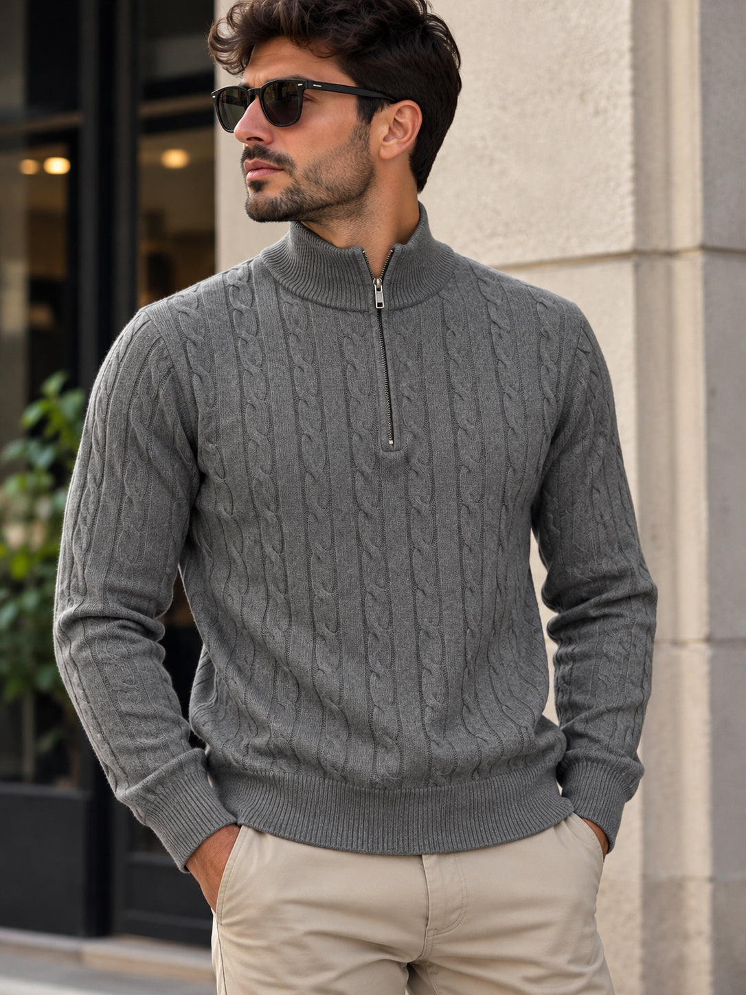 Jersey de punto Milano con trenzas, cuello alto y media cremallera